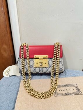 Gucci GG Supreme Padlock Small Red